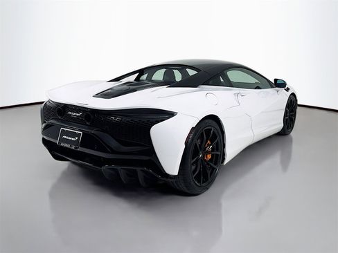 Used 2024 McLaren Artura image 7