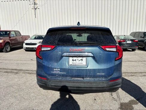 Used 2024 GMC Terrain SLE image 6