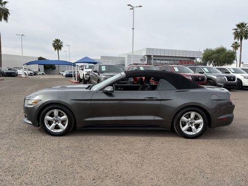 Used 2016 Ford Mustang Convertible image 3