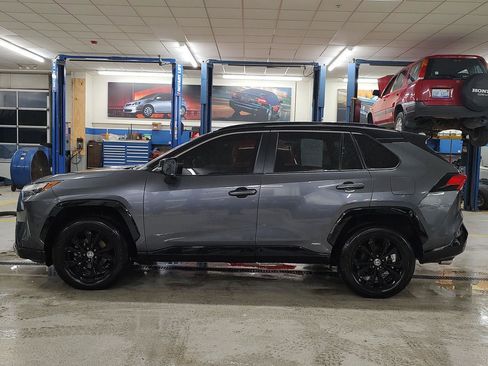 Used 2022 Toyota RAV4 XSE image 28