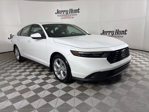 Used 2023 Honda Accord LX image 3