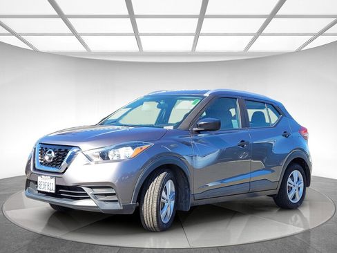 Used 2018 Nissan Kicks S image 7