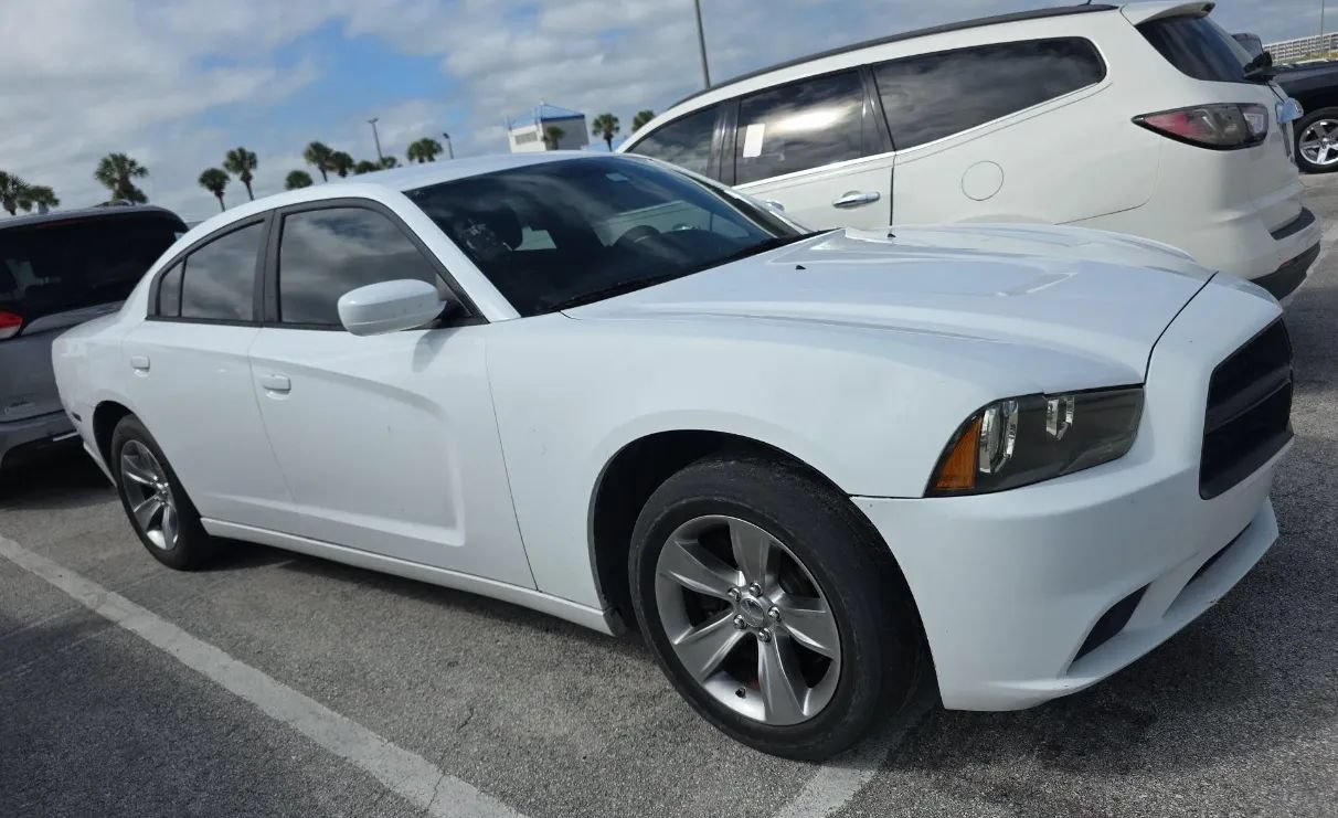 Used 2013 Dodge Charger Police RWD image 3