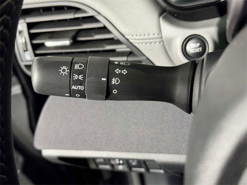 Used 2024 Subaru Outback Premium image 21