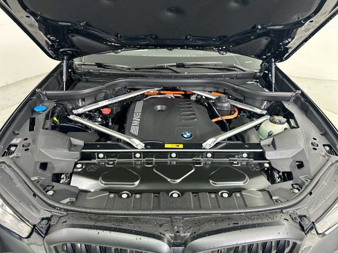 New 2026 BMW X5 xDrive50e w/ M Sport Package image 18