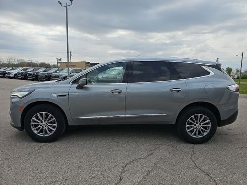 Used 2023 Buick Enclave Essence FWD image 5