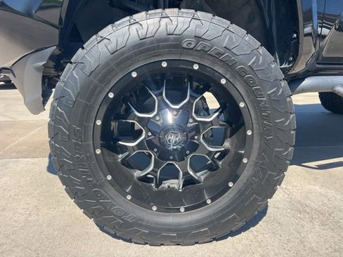 Used 2020 Toyota Tacoma SR5 image 7