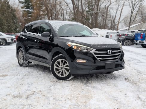 Used 2017 Hyundai Tucson SE image 1