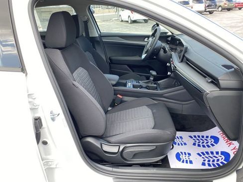 New 2025 Kia K5 LXS image 32