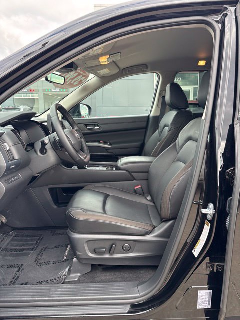 Used 2026 Nissan Pathfinder SL AWD/4WD image 5
