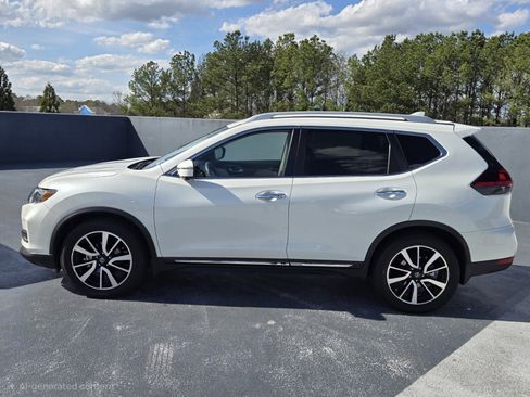 Used 2019 Nissan Rogue SL image 2