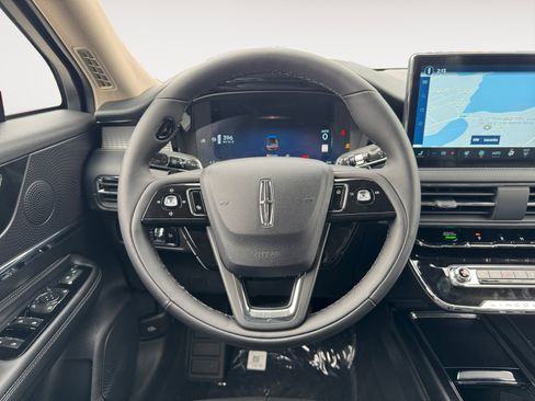 New 2026 Lincoln Corsair Premiere image 15