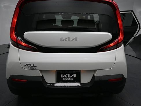Certified 2022 Kia Soul LX w/ Technology Package image 9