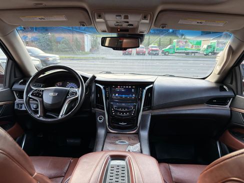 Used 2016 Cadillac Escalade ESV Luxury AWD/4WD image 20