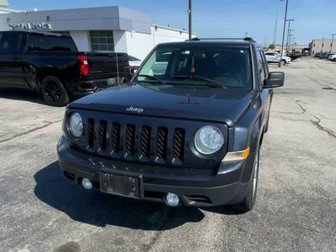 Used 2014 Jeep Patriot Latitude AWD/4WD image 5