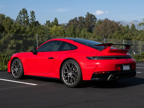 Used 2025 Porsche 911 Carrera RWD image 8