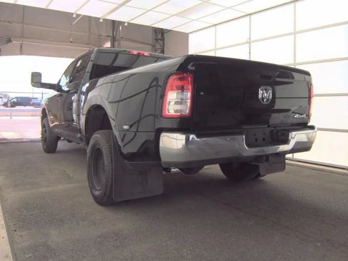 Used 2022 RAM 3500 Tradesman w/ Chrome Appearance Group AWD/4WD image 2