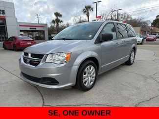 Used 2018 Dodge Grand Caravan SE w/ UConnect Hands-Free Group video 1