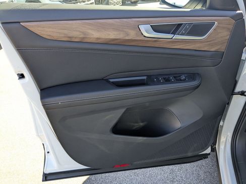 New 2026 Volkswagen Atlas SE image 11