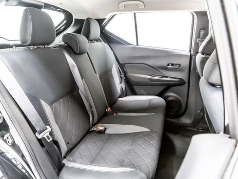 Used 2019 Nissan Kicks SV FWD image 35