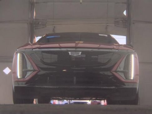 Used 2024 Cadillac Lyriq Sport RWD image 3