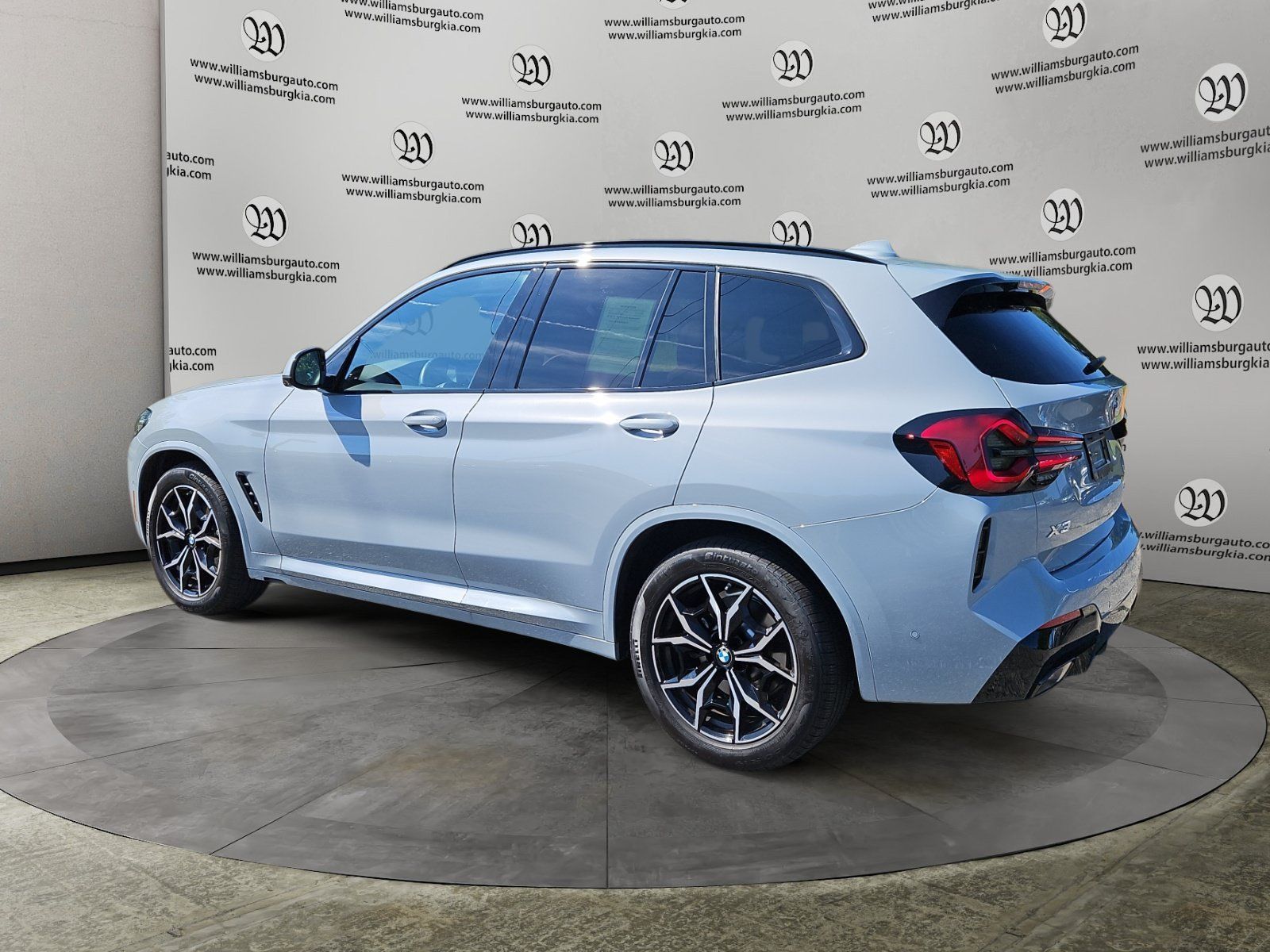 Used 2024 BMW X3 sDrive30i w/ Premium Package w/ZPA RWD image 3
