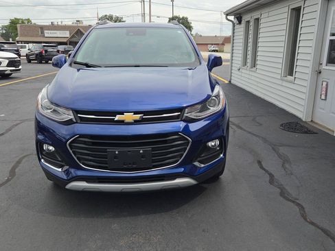 Used 2017 Chevrolet Trax Premier w/ Driver Confidence II Package AWD/4WD image 7