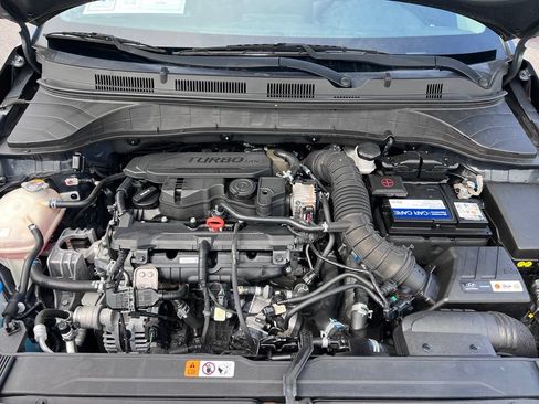Used 2022 Hyundai Kona Limited w/ Cargo Package FWD image 18