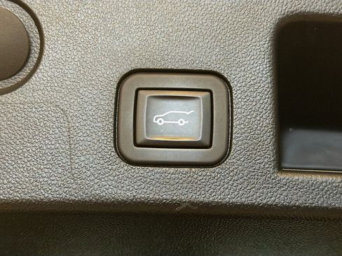 Used 2025 Chevrolet Equinox LT w/ Convenience Package II image 29