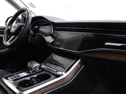 Used 2020 Audi Q8 Premium Plus AWD/4WD image 32