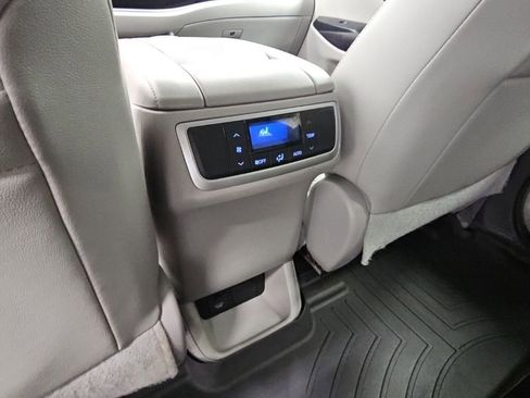 Used 2016 Toyota Highlander Limited FWD image 34