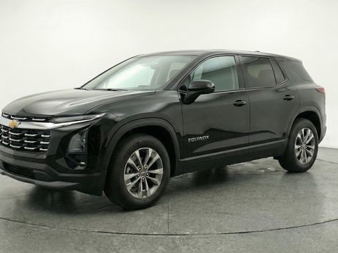 Used 2025 Chevrolet Equinox LT image 3