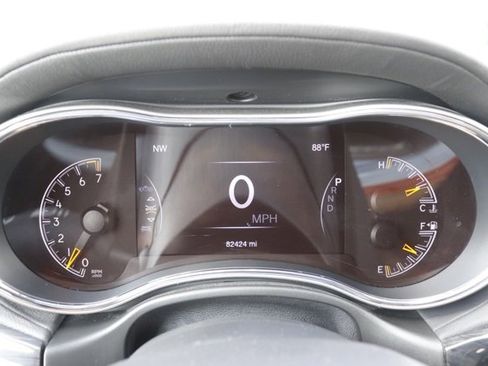 Used 2020 Jeep Grand Cherokee Overland image 32