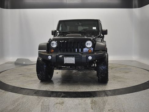 Used 2013 Jeep Wrangler Unlimited Sahara image 16