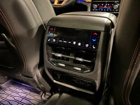 Used 2023 Jeep Grand Cherokee L Summit AWD/4WD image 14
