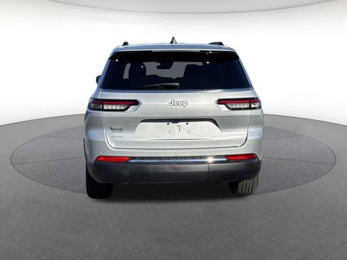 New 2025 Jeep Grand Cherokee L Laredo w/ Luxury Tech Group I AWD/4WD image 4
