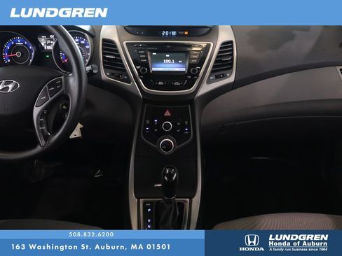 Used 2015 Hyundai Elantra SE w/ Option Group 02 FWD image 18
