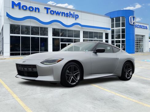 Used 2025 Nissan Z Sport w/ Floor Mat Package RWD image 3