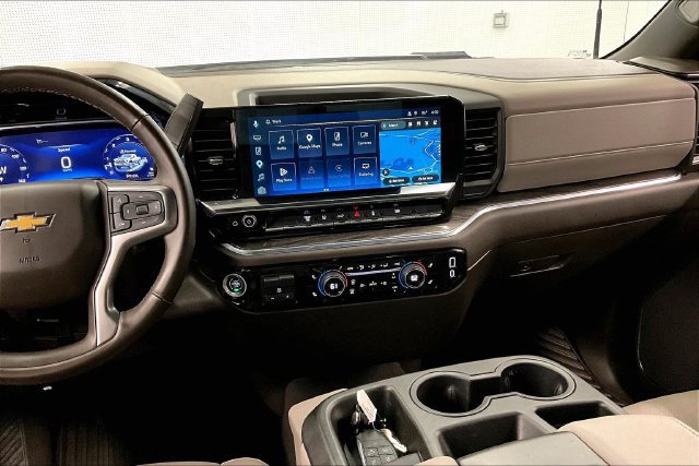 Used 2025 Chevrolet Silverado 3500 LTZ AWD/4WD image 7