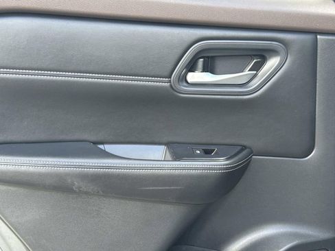 Certified 2023 Nissan Rogue SV w/ SV Premium B Package FWD image 14