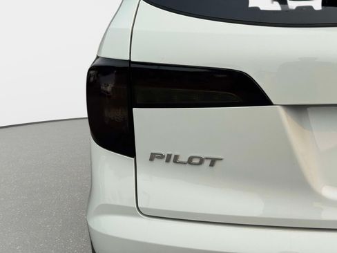 Used 2021 Honda Pilot Black Edition image 11