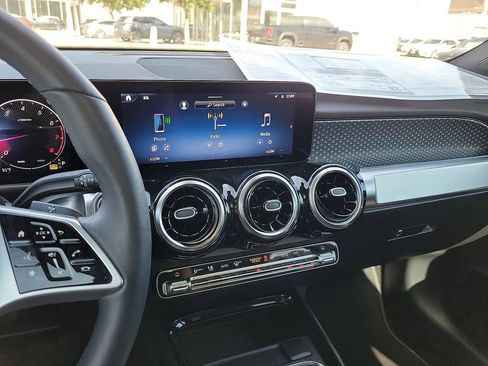 Used 2026 Mercedes-Benz GLB 250 image 19