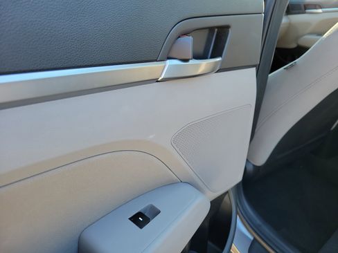 Used 2020 Hyundai Elantra Value Edition w/ Winter Weather Package image 13