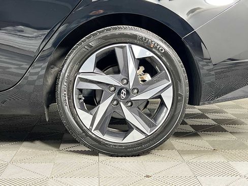 Certified 2023 Hyundai Elantra Limited image 32