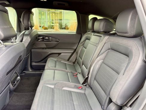 Used 2024 Lincoln Nautilus Reserve w/ Jet Appearance Package (87T) image 11