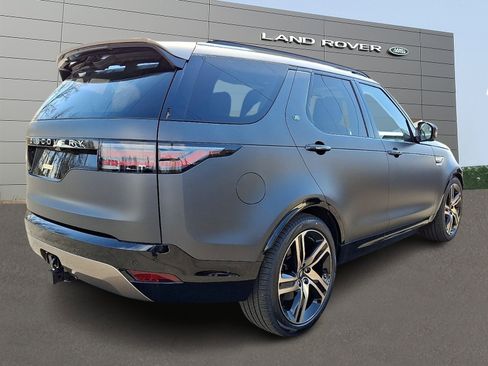 New 2026 Land Rover Discovery Limited Edition image 2