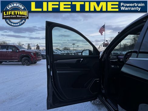 Used 2025 Buick Enclave Preferred image 21