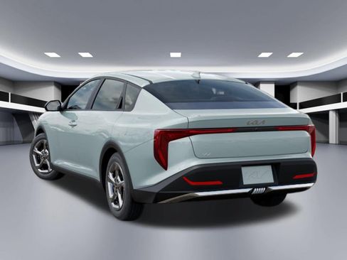 New 2026 Kia K4 FWD image 4