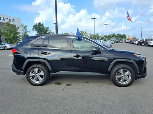 Used 2024 Toyota RAV4 XLE AWD/4WD image 2