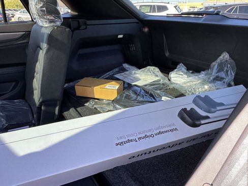 New 2026 Volkswagen Atlas Cross Sport SE image 10